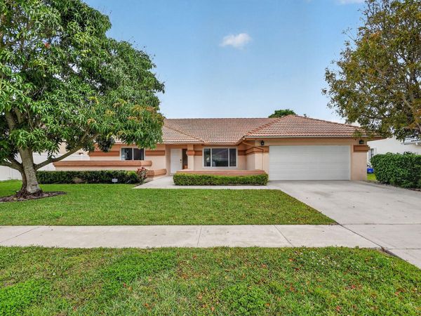 9501 Majestic Way, Boynton Beach, FL 33437