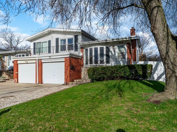 8945 ROBIN Drive , Des Plaines, IL 60016