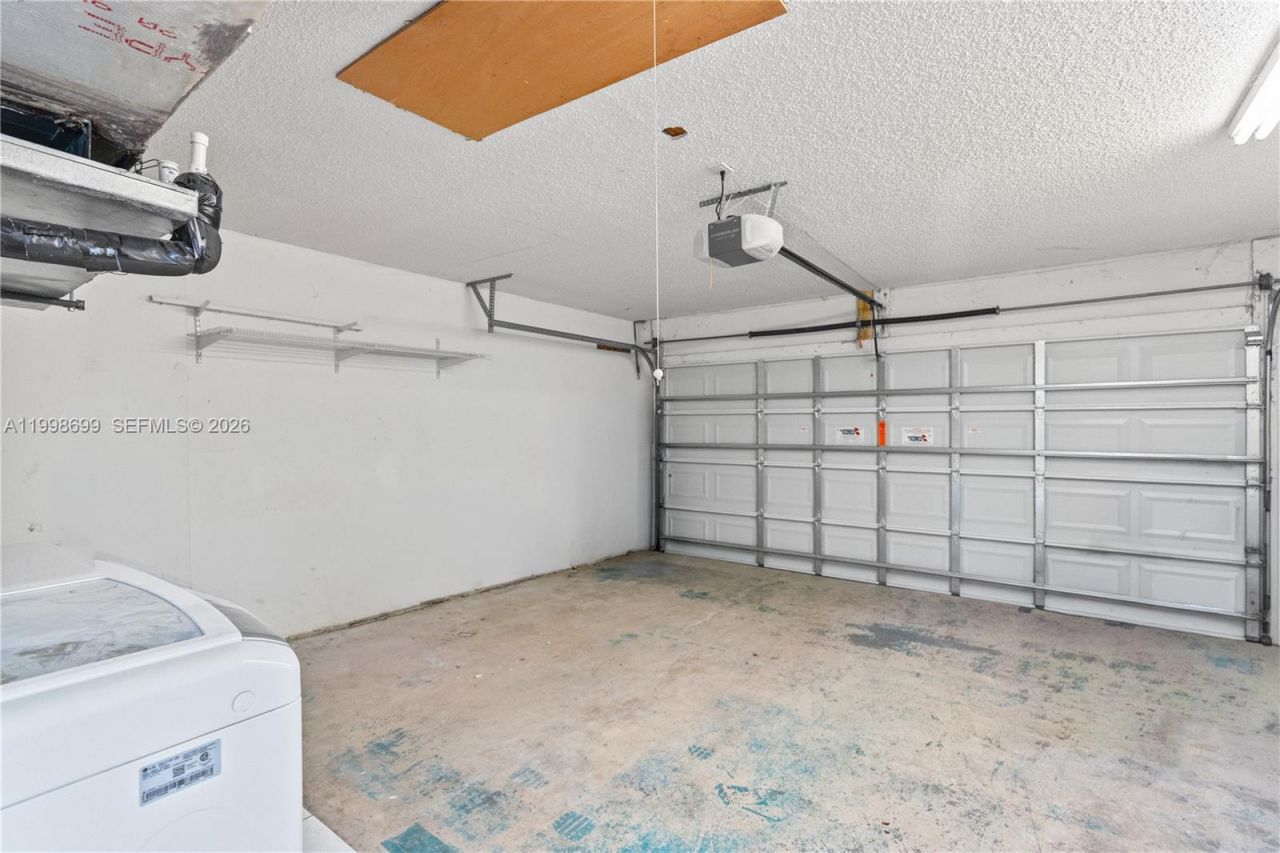 9081 N Lake Park Cir N, Davie, FL 33328 Photo