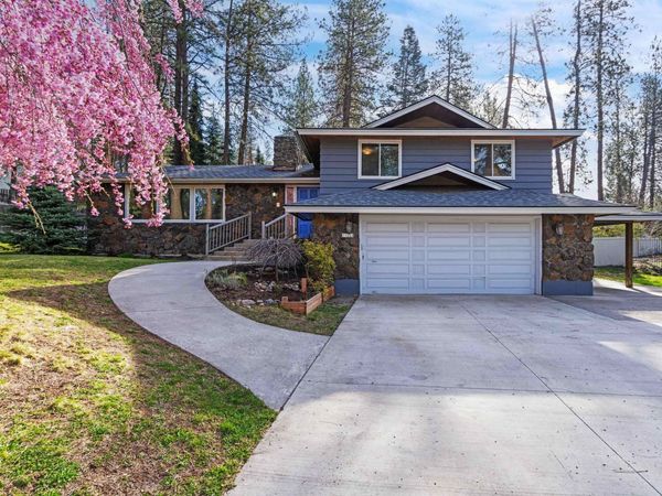 11622 N Fairwood Dr, Spokane, WA 99218