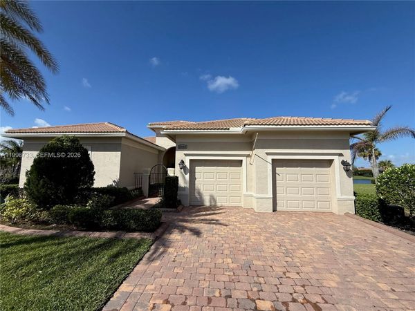 20000 SW Morolo Way, Port St. Lucie, FL 34986