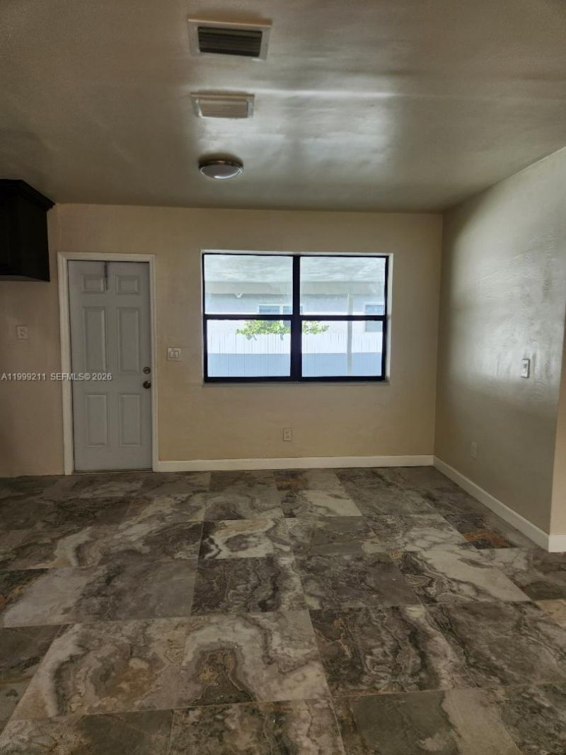 7750 NW 14th Pl, Miami, FL 33147 Photo