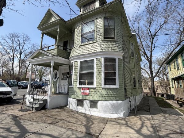 318 Georgetta Dix Plaza, Schenectady, NY 12307