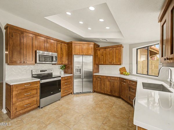 6951 W KIMBERLY Way, Glendale, AZ 85308