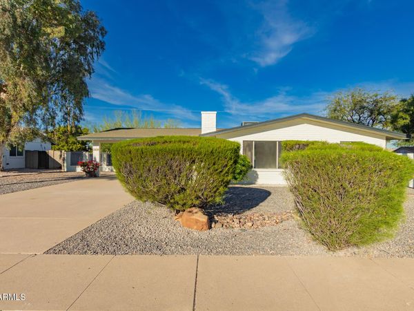 2834 E SHANGRI LA Road, Phoenix, AZ 85028