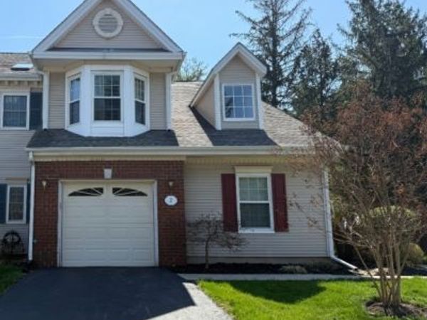 2 Sapphire Ln, Franklin, NJ 08823