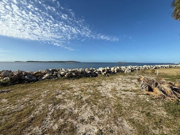 644 1st St, Cedar Key, FL 32625