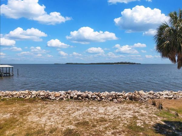 644 1st St, Cedar Key, FL 32625