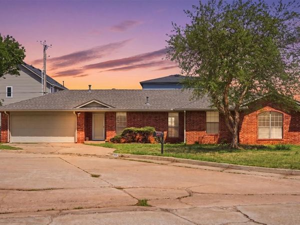 2565 Lynn Lane, Oklahoma City, OK 73120