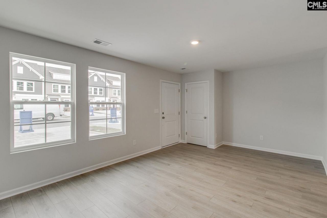 3044 Harborview Drive Photo 5