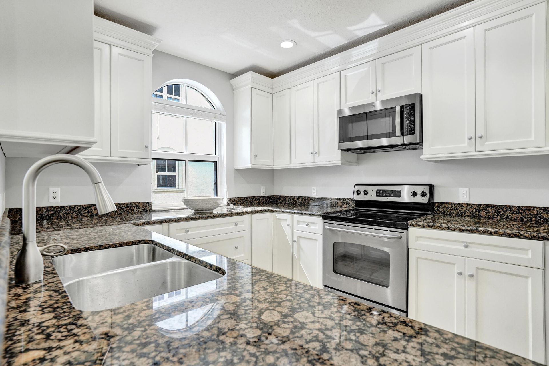 835 NE 16th Terrace, Fort Lauderdale, FL 33304 Photo