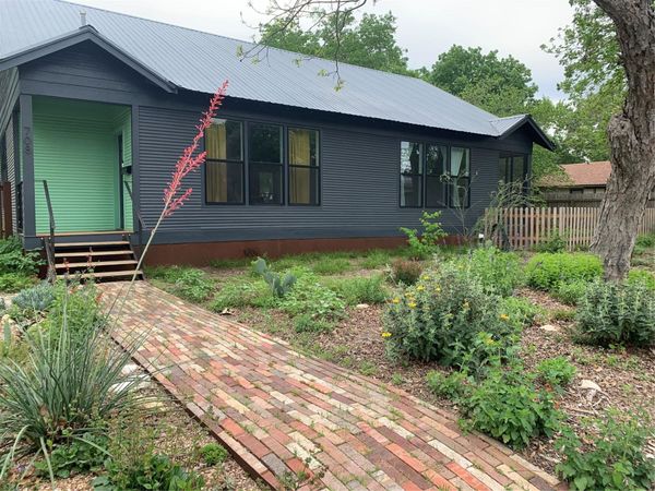 708 W Prairie Lea ST, Lockhart, TX 78644