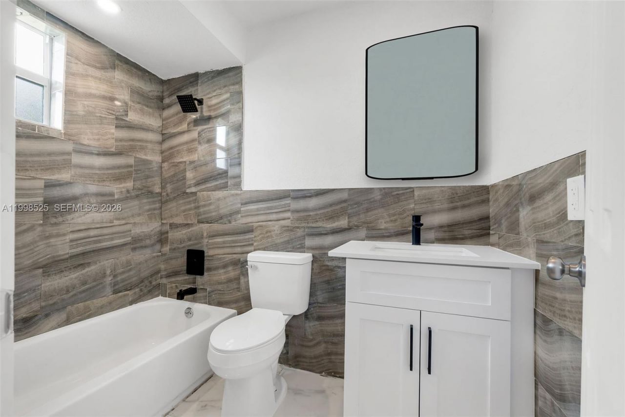 1428 NW 97th St, Miami, FL 33147 Photo