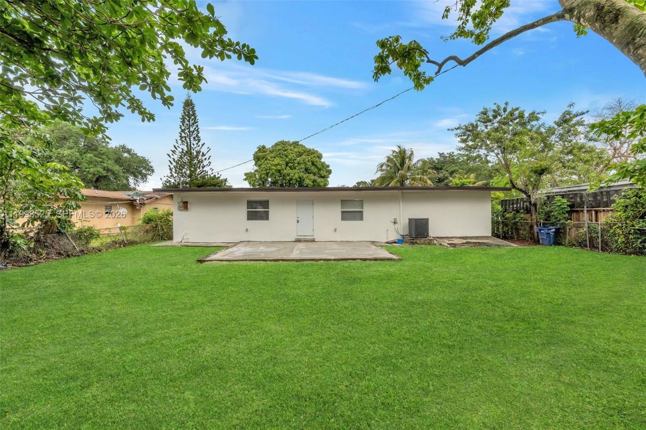 1428 NW 97th St, Miami, FL 33147 Photo