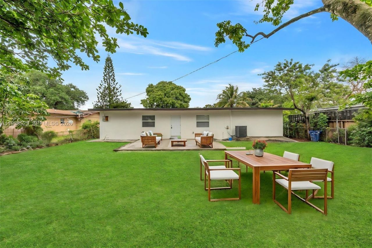 1428 NW 97th St, Miami, FL 33147 Photo