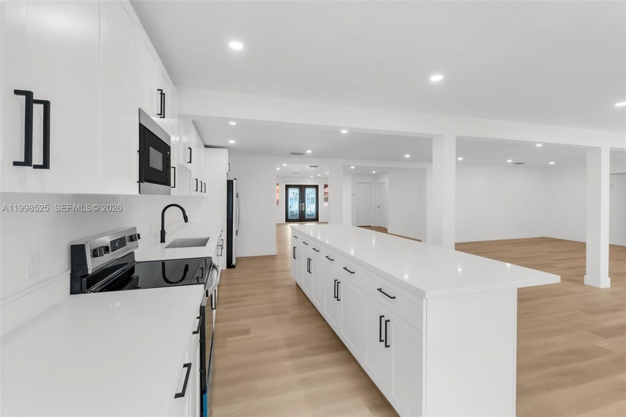 1428 NW 97th St, Miami, FL 33147 Photo