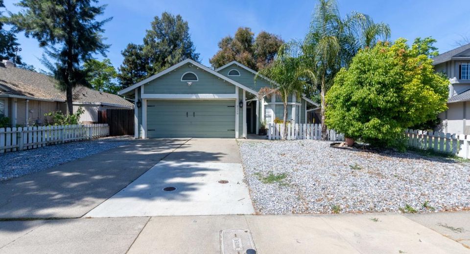 8248 Sunbird Way, Sacramento, CA 95823 Photo