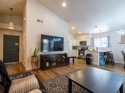 8248 Sunbird Way, Sacramento, CA 95823 Photo