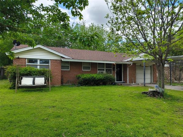 600 Thompson Drive, Saginaw, TX 76179