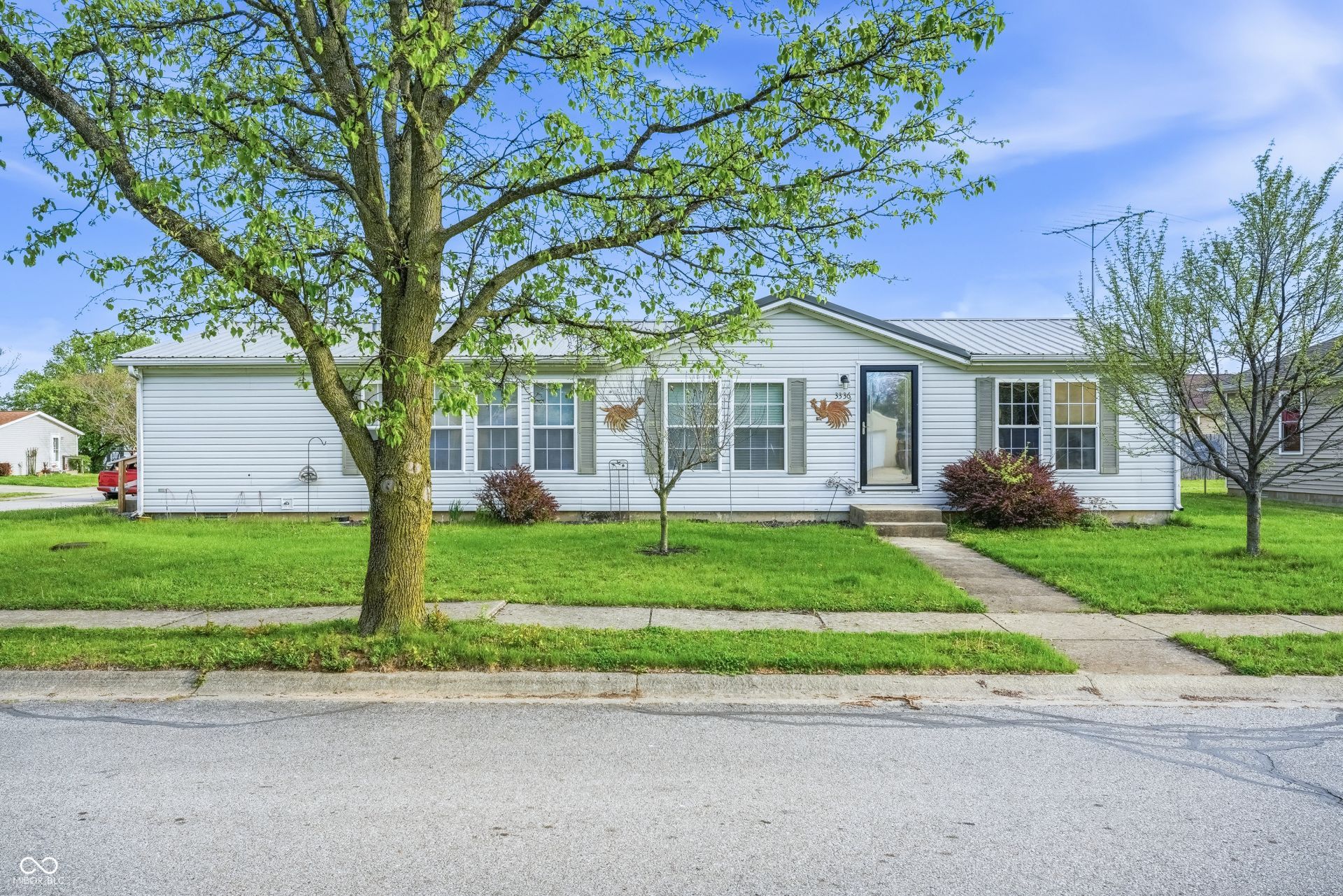 3336 Fall Valley Drive, Columbus, IN 47203 Main Photo