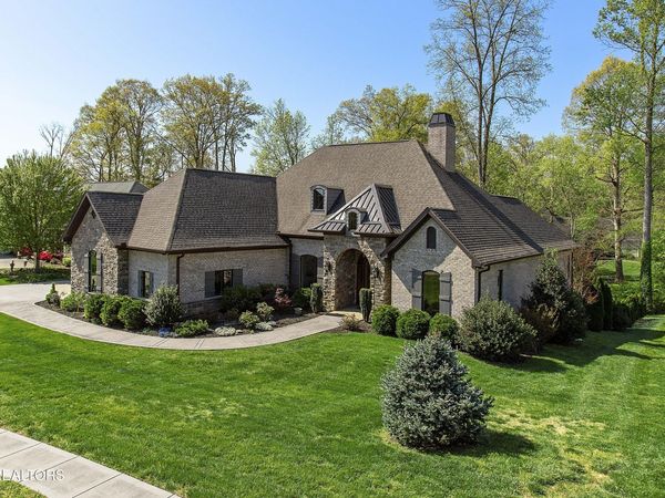 301 Oak Chase Blvd, Lenoir City, TN 37772