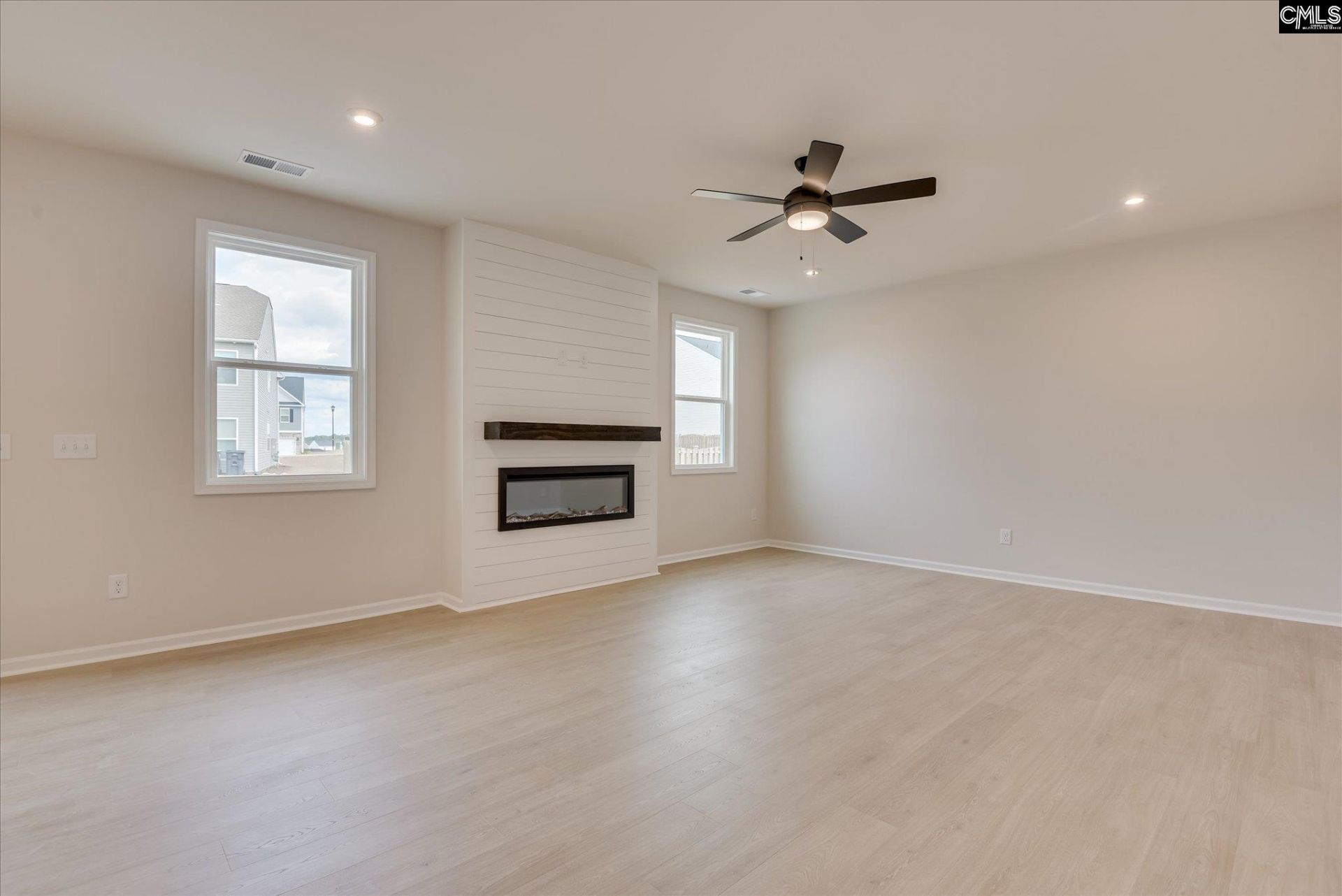 20 Spider Web Court Photo 11