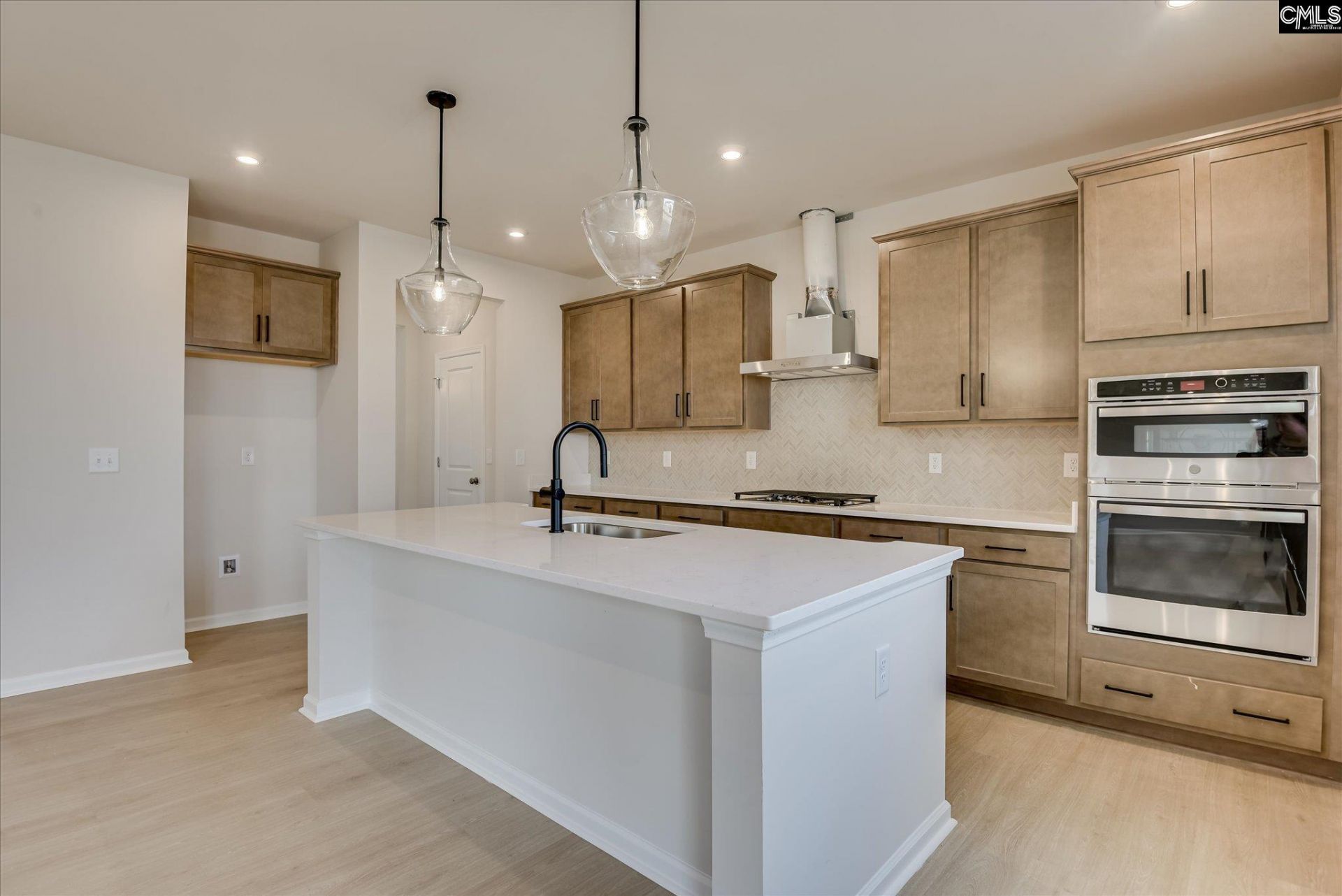 20 Spider Web Court Photo 25