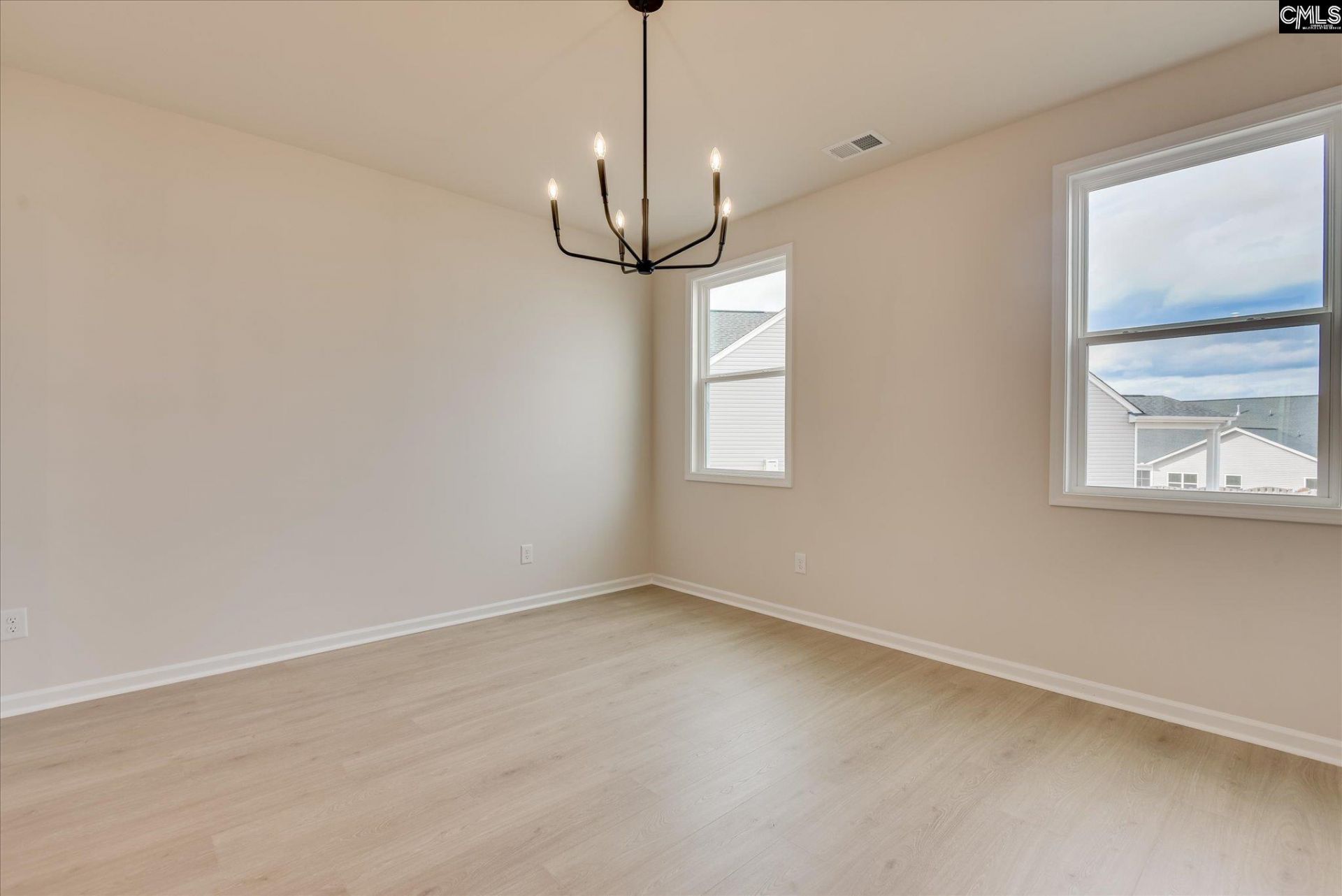 20 Spider Web Court Photo 29