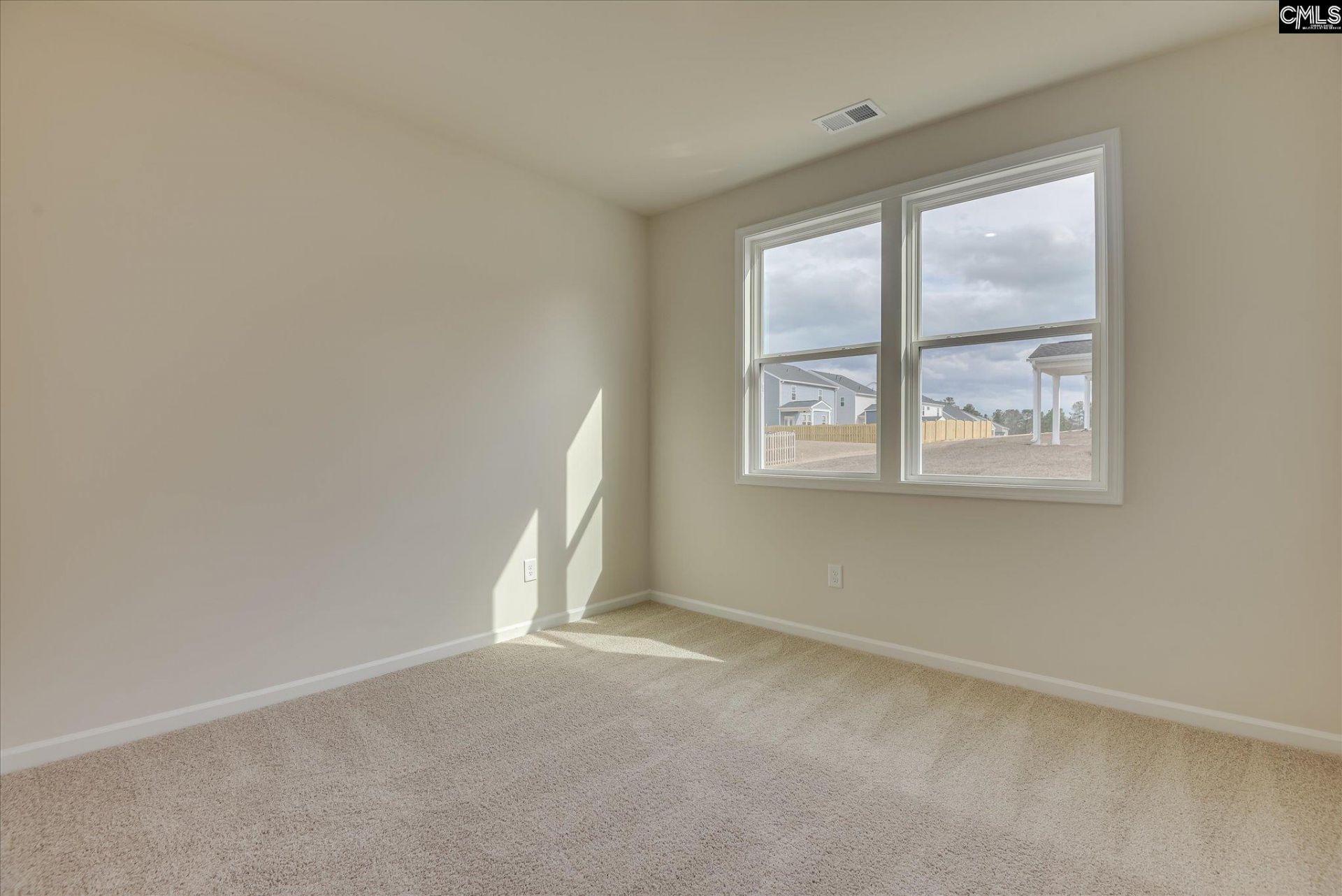 20 Spider Web Court Photo 31