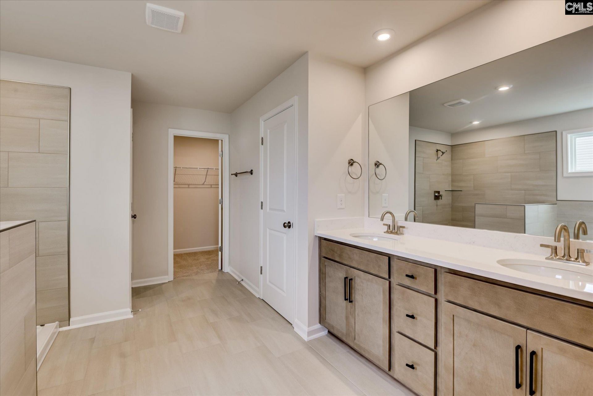 20 Spider Web Court Photo 48