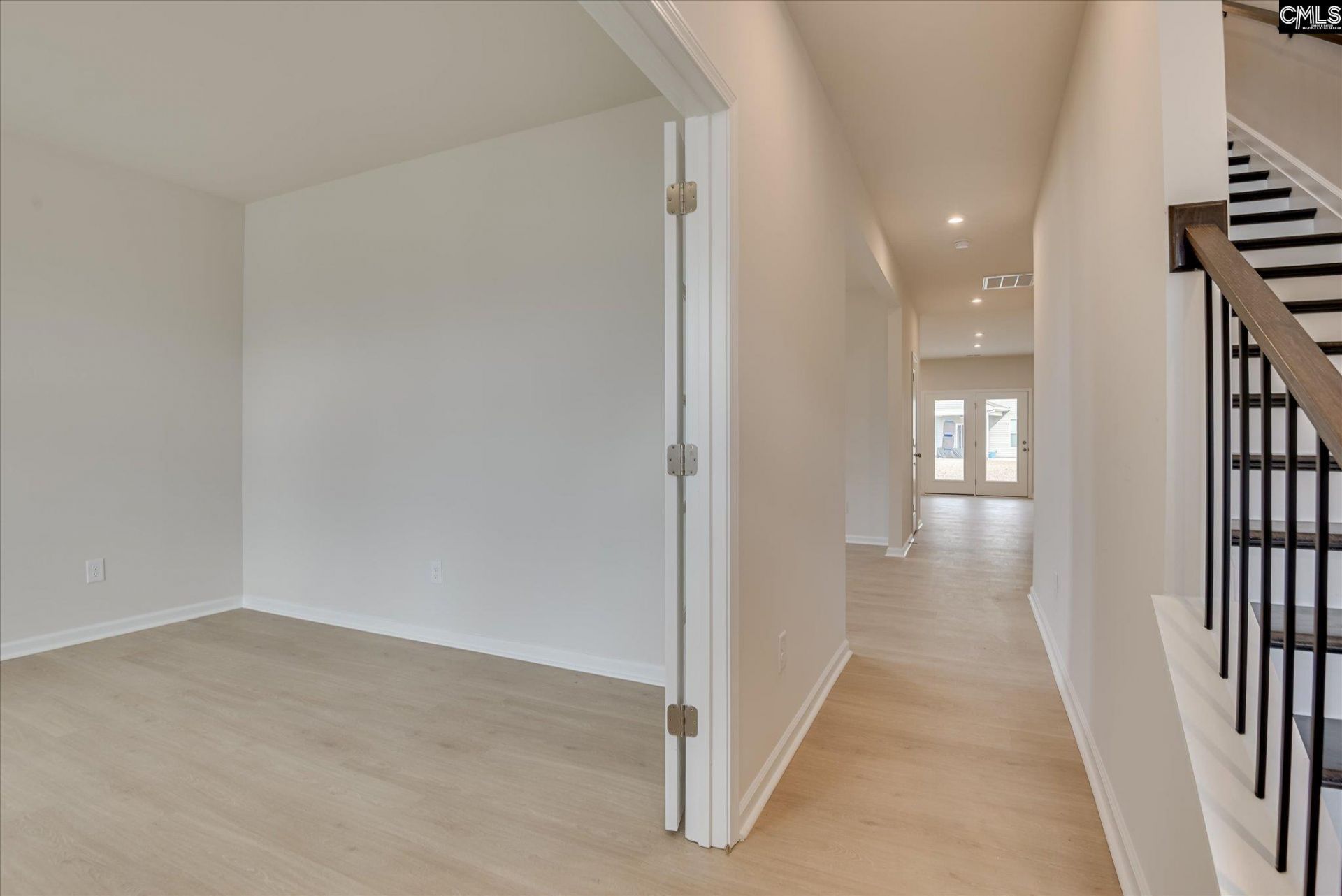 20 Spider Web Court Photo 5