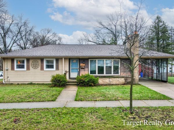 1660 Rose Parkway SE, Grand Rapids, MI 49506