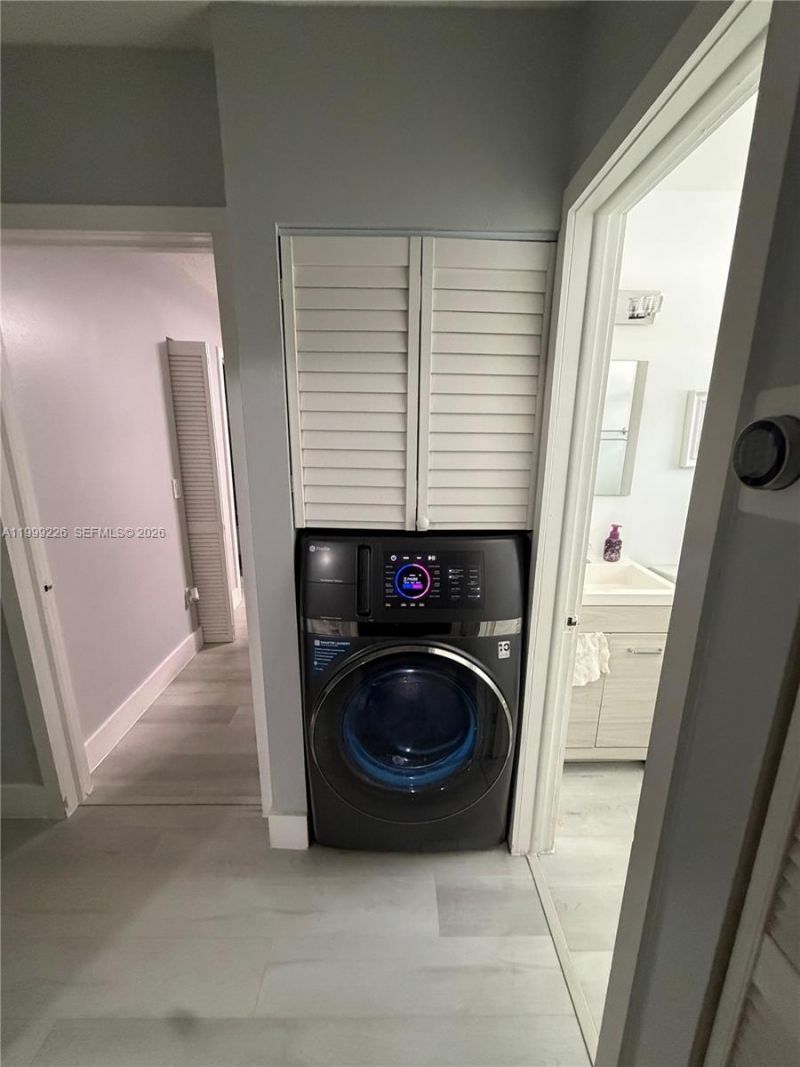 6878 NW 173 Drive, Unit 907, Hialeah, FL 33015 Photo