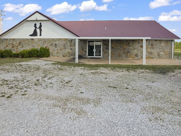 58225 E Highway 60 , Fairland, OK 74343