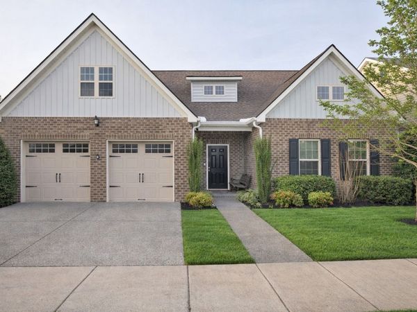 240 Jocelyn Dr, Cottontown, TN 37048