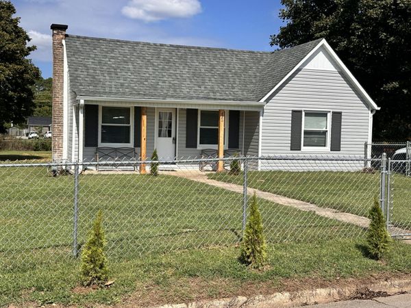 426 Frank St , Lawrenceburg, TN 38464