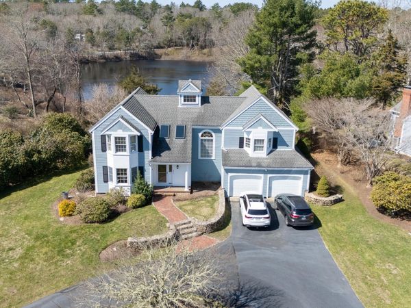47 Stoney Pond Circle, Marstons Mills, MA 02648