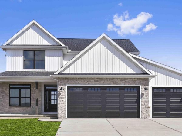 1418 Tinley Lane , Mahomet, IL 61853