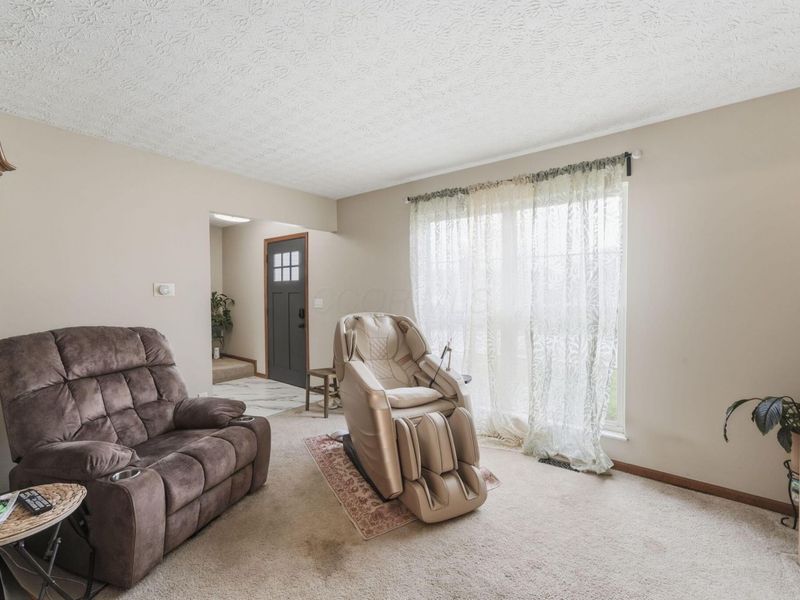 1000 Beaujolais Place, Galloway, OH 43119 Photo 8