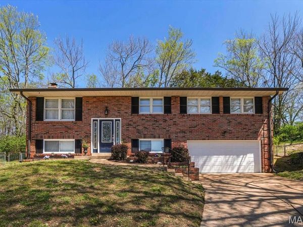 3201 Yorkchester Drive , St Louis, MO 63129