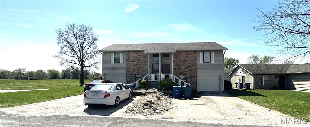 19 Peachtree Lane, Glen Carbon, IL 62034 Main Photo