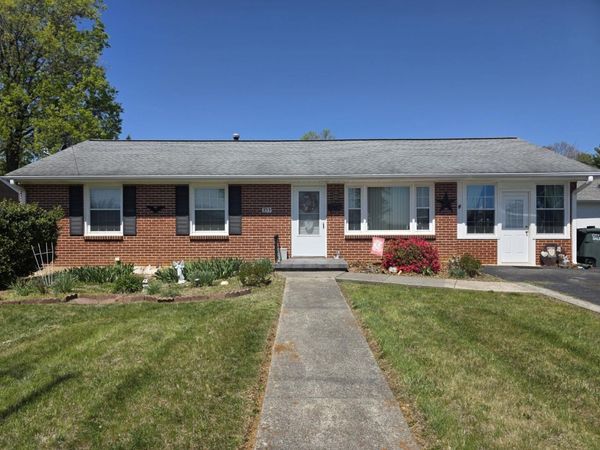 233 W Carrollton AVE, Salem, VA 24153
