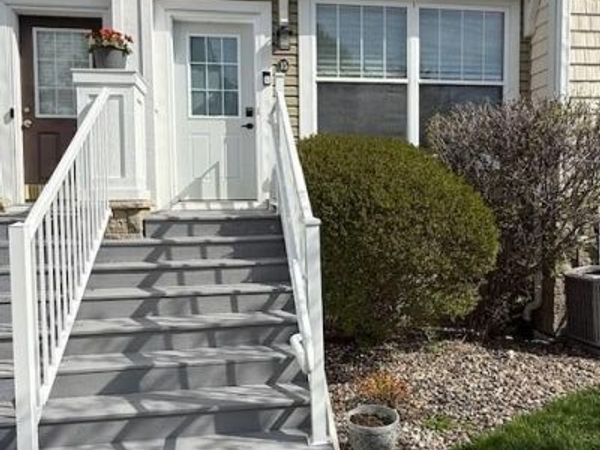 1240 County Road D E, Unit 15, Maplewood, MN 55109