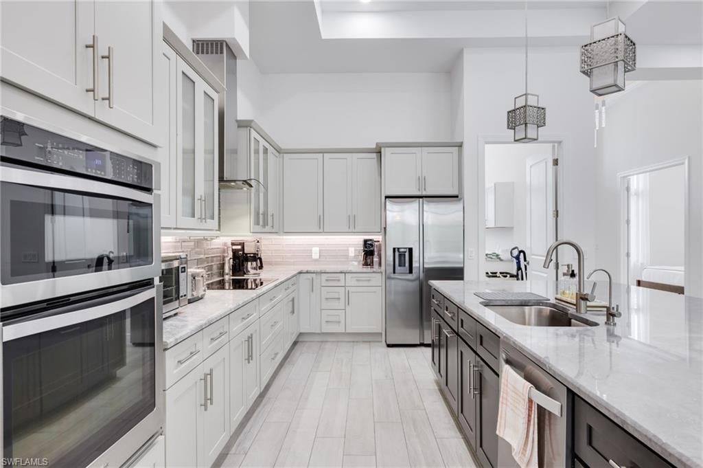 6423 Livingston Woods Ln, Naples, FL 34109 Photo