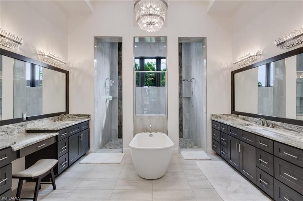 6423 Livingston Woods Ln, Naples, FL 34109 Photo