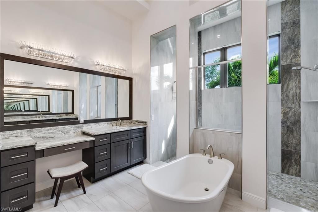 6423 Livingston Woods Ln, Naples, FL 34109 Photo