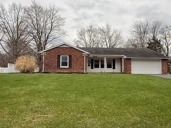3825 Heatherbrook Drive, Toledo, OH 43614