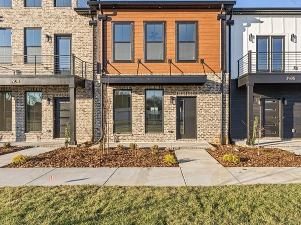 1319 Rebecca Johns Dr, Murfreesboro, TN 37128