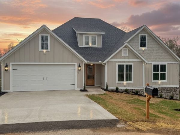 3 Anchinleck Circle, Bella Vista, AR 72715