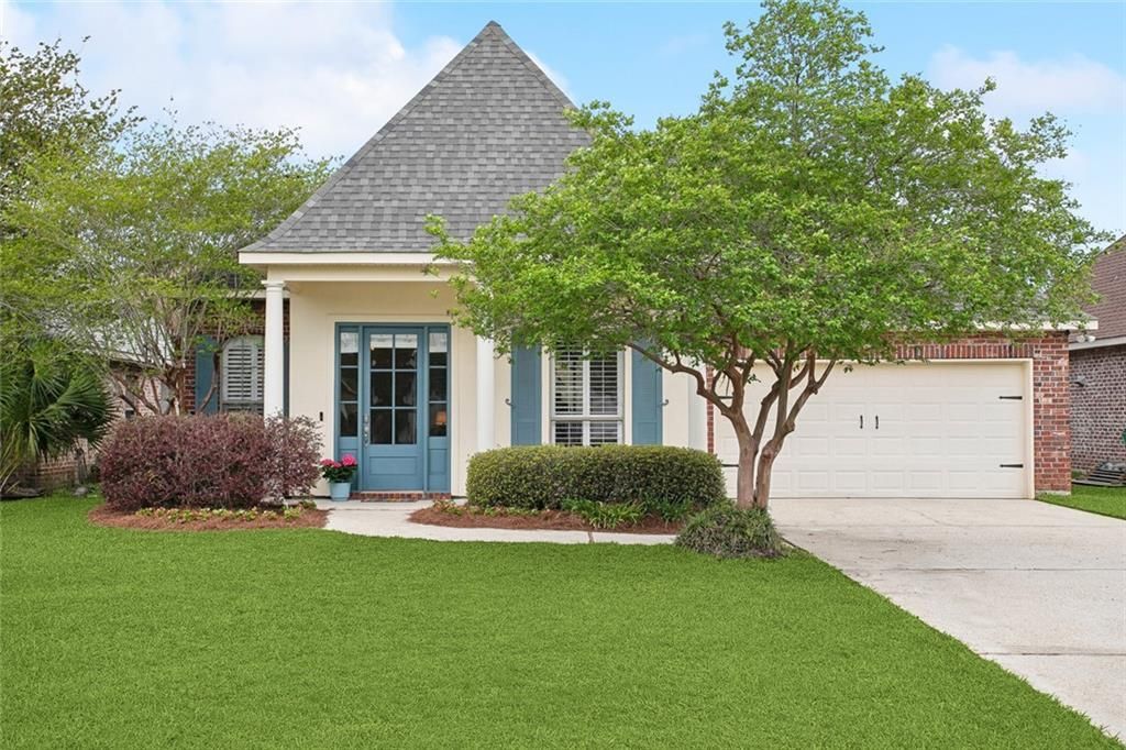2424 Cours Carson Street, Mandeville, LA 70448 Main Photo